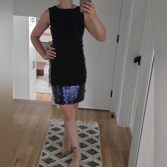 Tory Burch Elegant Black and Blue Sequin Dress - Picture 9 of 10